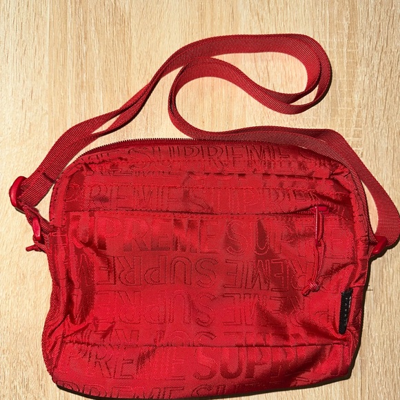 Supreme Shoulder Bag (SS19) - Picture 2 of 5